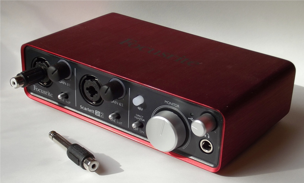 Focusrite scarlett discount 2i2 headphone jack